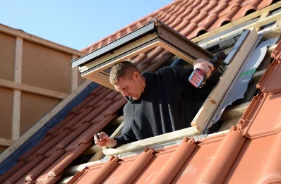 Pose de fenêtres de toit Velux à la Jarrie-Audouin